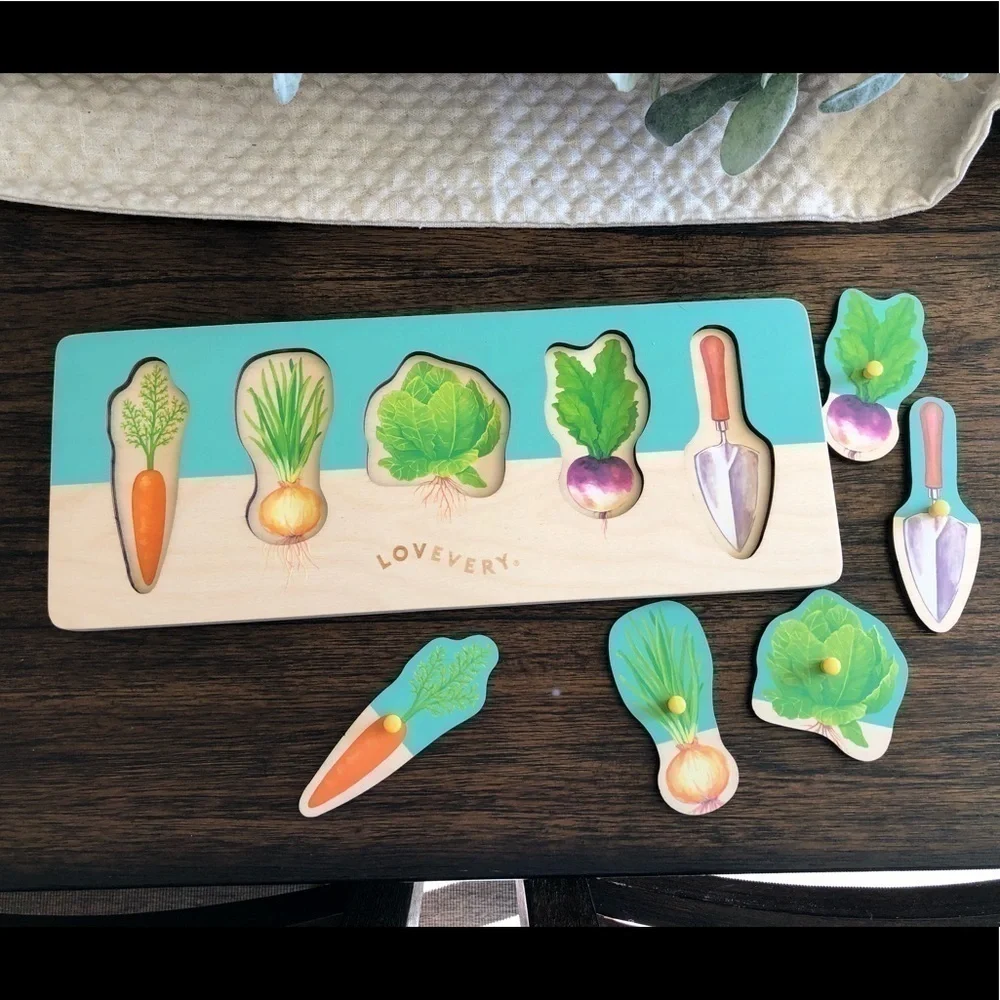 Lovevery Pioneer community garden puzzle - Ages 16-18 Months